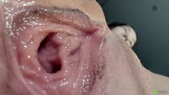 Courtney Luv online show from October 25, 1:52 pm