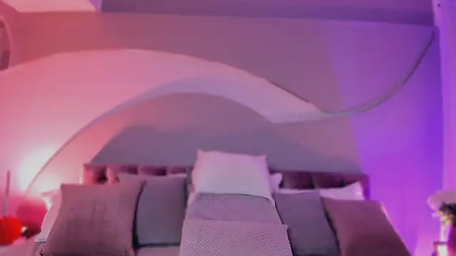 Nicolle W online show from February 27, 12:16 pm