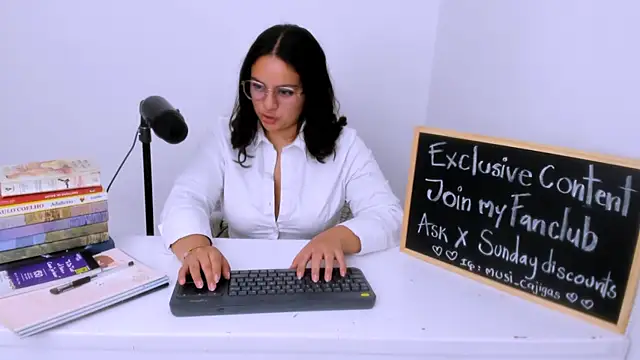 susy angel online show from June 8, 2:45 am