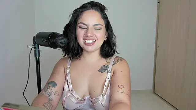 susy angel online show from November 22, 2:03 am