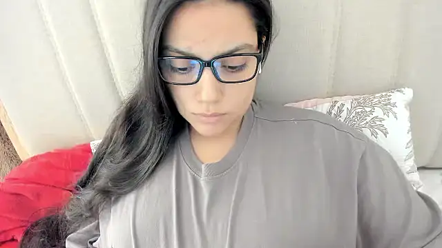 roniewester online show from November 19, 3:23 pm