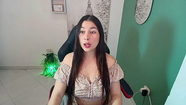 Snapshot of bella_99_ chatting on October 21, 12:09 pm bella 99 online show from October 21, 12:09 pm
