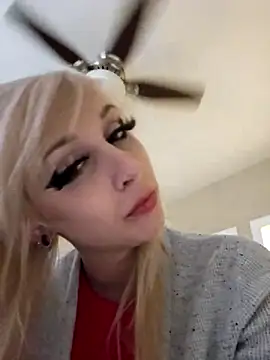 AmethystFoxx online show from November 28, 9:29 pm