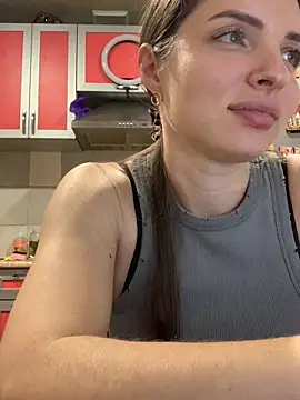 SeducingYoghourt online show from February 18, 5:01 pm