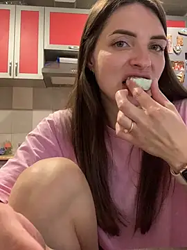 SeducingYoghourt online show from April 1, 3:42 pm