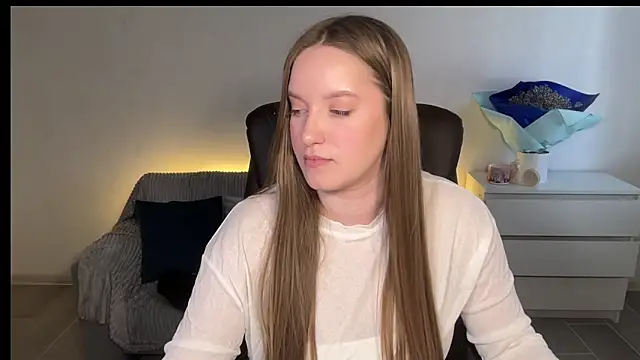 EvaMaddison online show from March 22, 8:20 am