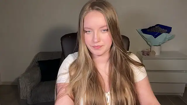 EvaMaddison online show from April 20, 8:34 pm