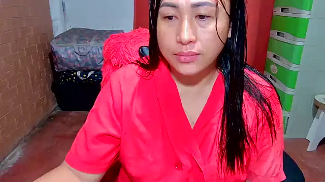 Ugly Filipina online show from November 5, 7:08 pm