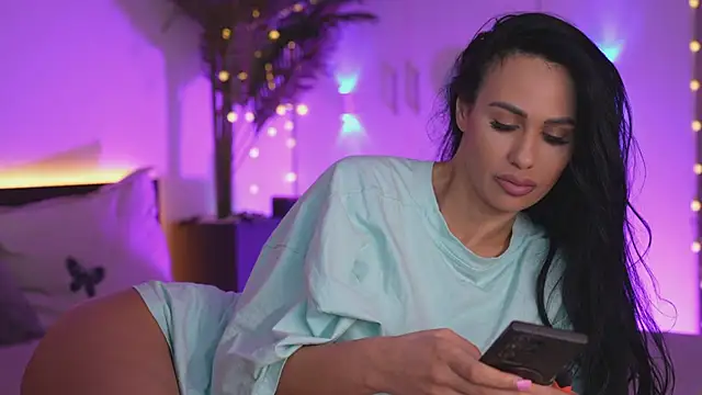 Lorettelorena online show from March 21, 8:30 am