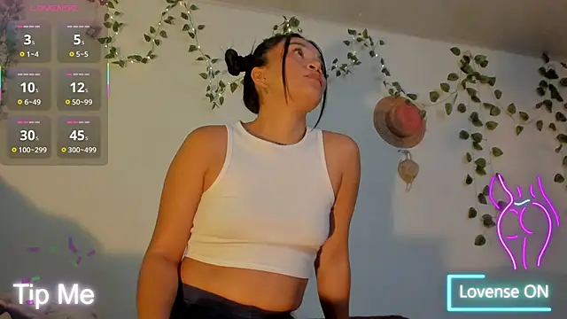 bonie lov online show from April 15, 10:21 pm