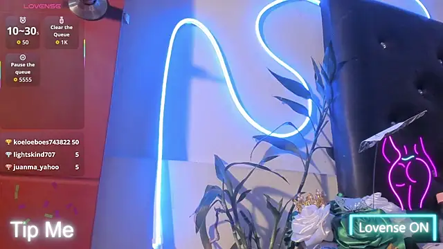 bonie lov online show from April 8, 1:41 am