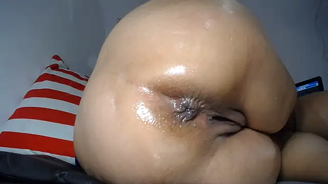 Vanessasweet2304 online show from July 15, 11:42 pm