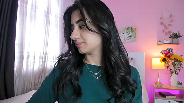 annadu011 online show from September 24, 4:39 pm