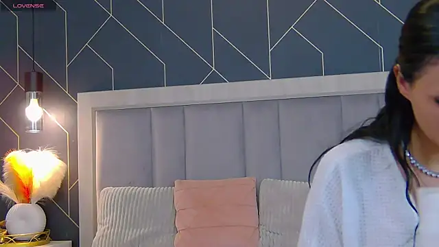 EmyLaveau online show from November 10, 9:59 am