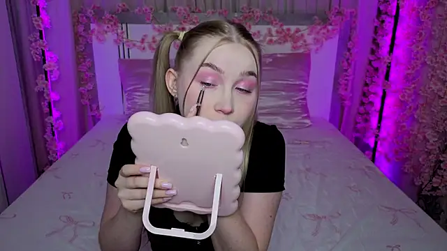 LilyStarlight online show from July 1, 3:28 am