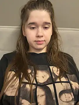 HornyGirlH online show from March 28, 10:52 pm