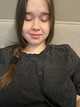 HornyGirlH online show from June 27, 8:59 am