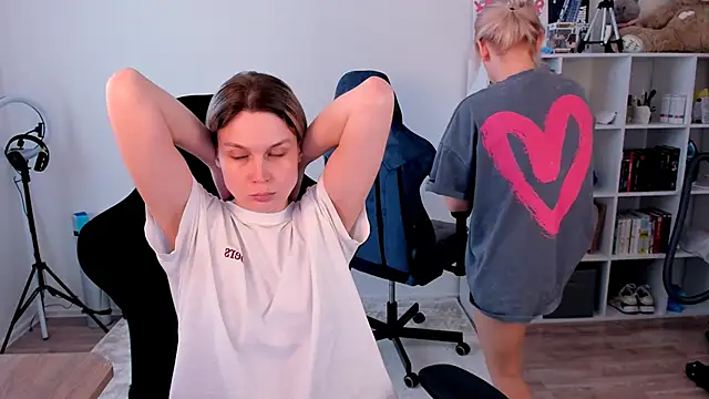 hotblonds online show from February 27, 12:05 pm