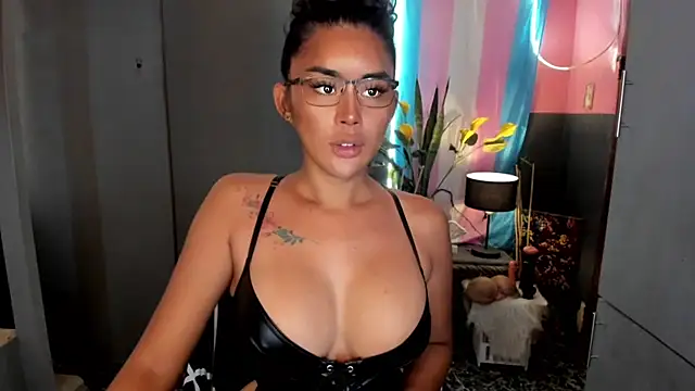 QuiinMollyXxX online show from April 17, 2:57 am