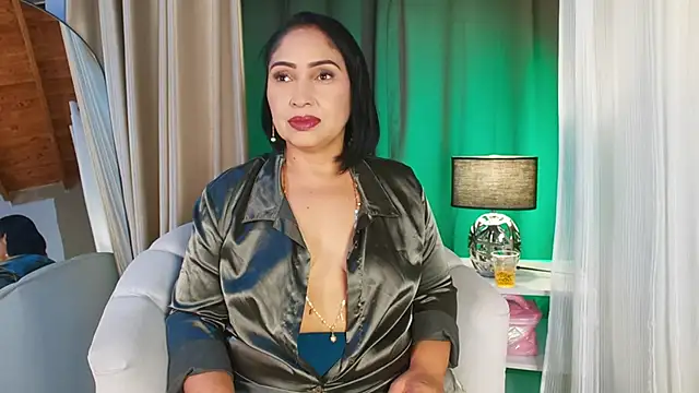 Madissononee online show from October 26, 1:56 am