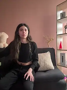 lilly sweett online show from July 19, 7:49 pm