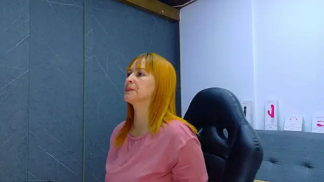 Britney taylor  online show from February 2, 7:02 pm