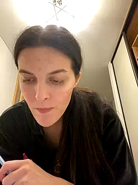 Snapshot of little_belucci chatting on October 21, 3:27 pm little belucci online show from October 21, 3:27 pm