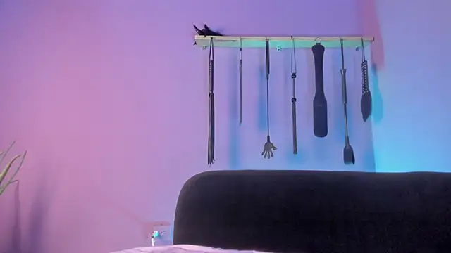 isa kiss online show from March 3, 12:44 pm