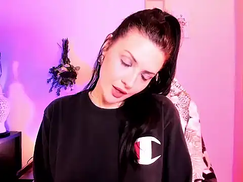 MelroseStrip online show from March 7, 12:50 am