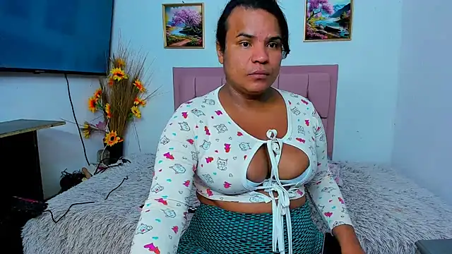 lafugosaluciana online show from April 16, 10:23 pm