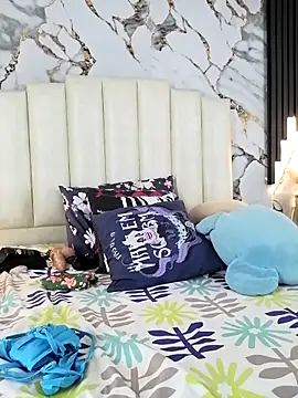 mollieblue69 online show from October 8, 1:04 pm