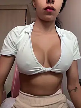 Anamhenao online show from December 18, 11:48 am