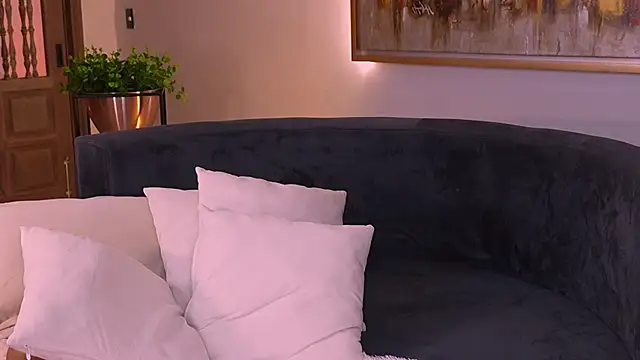 KateSunder online show from May 11, 2:45 pm