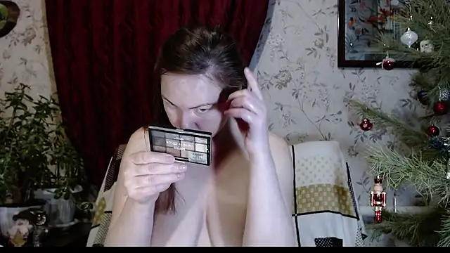 EmilyDoth online show from February 4, 9:18 pm