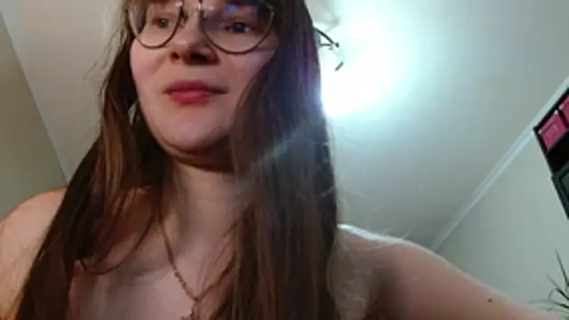 KiraGoldens online show from March 19, 1:15 pm