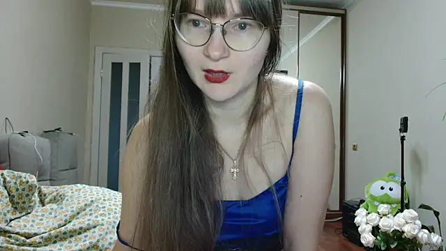 KiraGoldens online show from November 12, 6:22 am