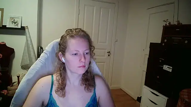 Girlnina-1995 online show from December 16, 10:32 am