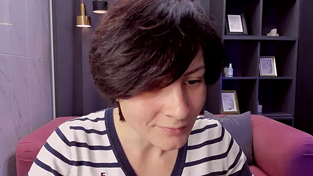 LorenDaze online show from December 23, 8:18 am