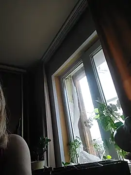 IrmaRose online show from April 18, 4:48 am