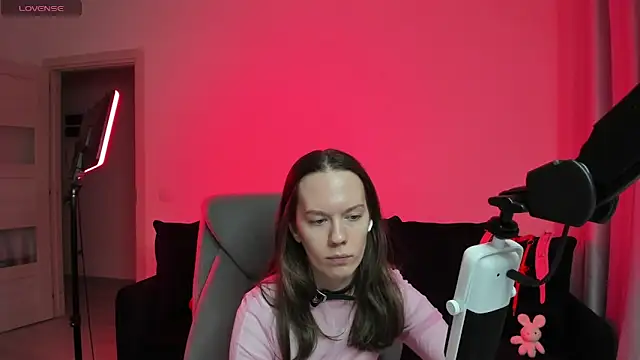 SharkyBaby online show from February 14, 3:25 pm