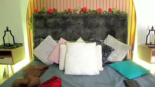 Karlagonzales  online show from March 4, 6:58 pm