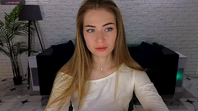 Adelyna Bird online show from September 16, 6:21 am