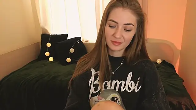 Adelyna Bird online show from December 2, 8:38 am