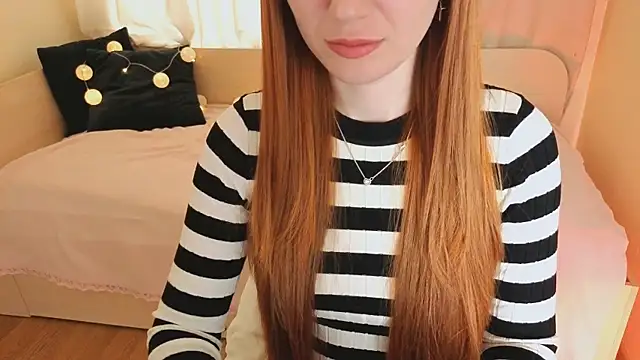 Adelyna Bird online show from December 18, 7:35 am