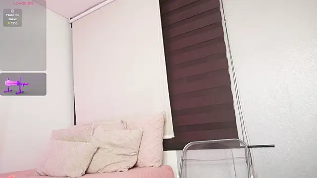 Snapshot of Alexxandra_12 chatting on October 21, 9:02 am Alexxandra 12 online show from October 21, 9:02 am