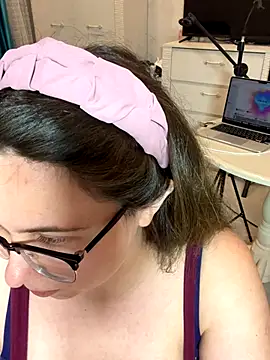 DienkaGreen online show from November 25, 1:46 pm