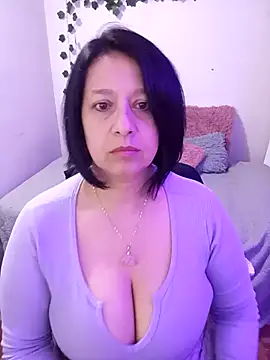 Snapshot of camilalatti chatting on September 18, 5:33 pm camilalatti online show from September 18, 5:33 pm