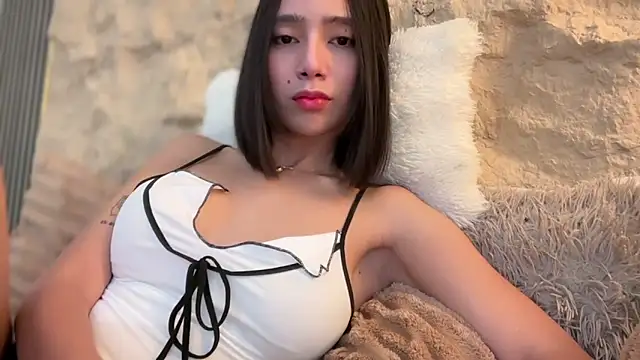 GenesisCastillano online show from April 21, 5:14 am