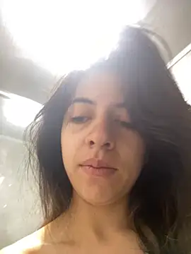 Maggie Fox3 online show from April 20, 2:53 pm