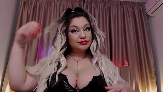 Larissa K online show from November 12, 7:45 pm